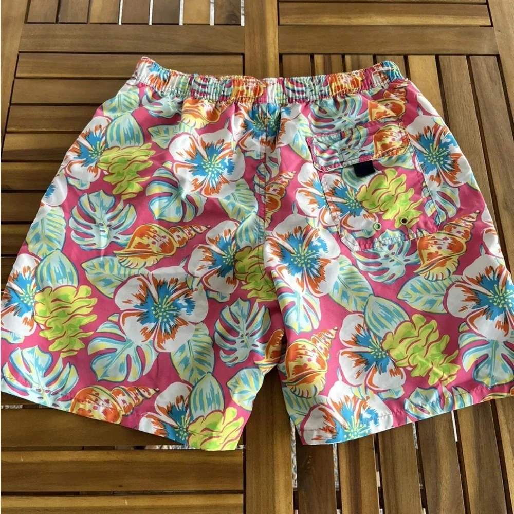 Vineyard Vines Floral Sea Shells Swim Trunks Sz M Blue Red Green Board Shorts